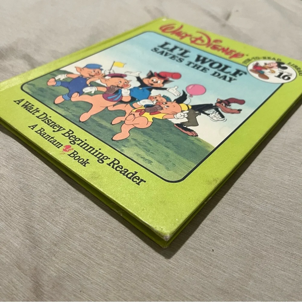 Vintage 1986 Disney‎ Li’l Wolf Saves the Day Book Fun-to-Read Vol 16